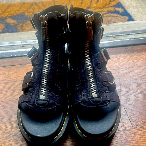 Dr. Marten’s gladiator sandal in mint condition size 7 - Picture 1 of 7